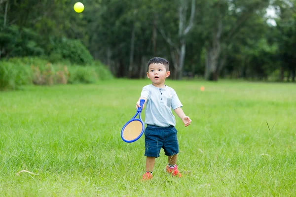 Lindo asiático pequeño chico —  Fotos de Stock