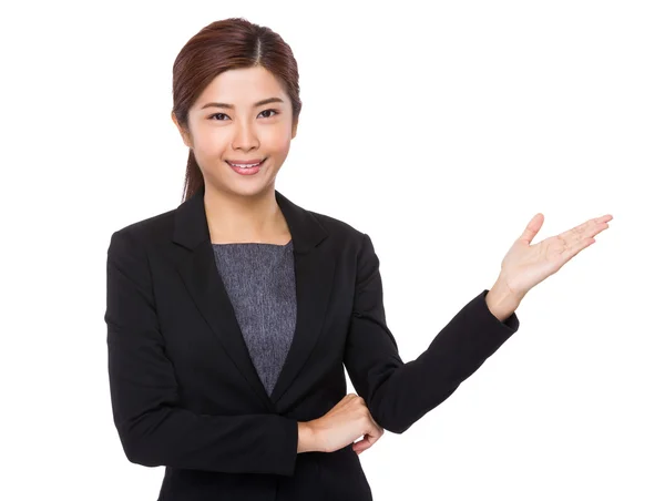 Young asian businesswoman in business suit — Stock Photo, Image