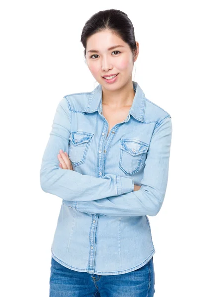 Asiático jovem mulher em jeans camisa — Fotografia de Stock