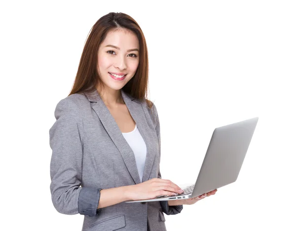 Young asian businesswoman in business suit — Stock Photo, Image