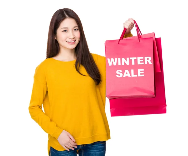 Asian woman with shopping bags — Stock Photo, Image