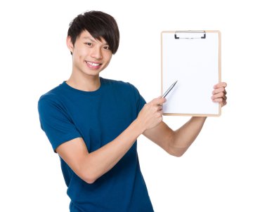 Mavi t-shirt Asya yakışıklı adam