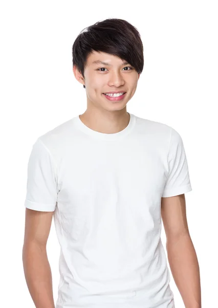 Młody człowiek Azji uśmiechający się — Zdjęcie stockowe