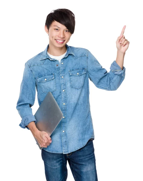 Asiático guapo hombre en jeans camisa —  Fotos de Stock