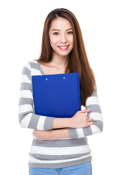 Asiatico giovane donna in striped maglione — Foto Stock