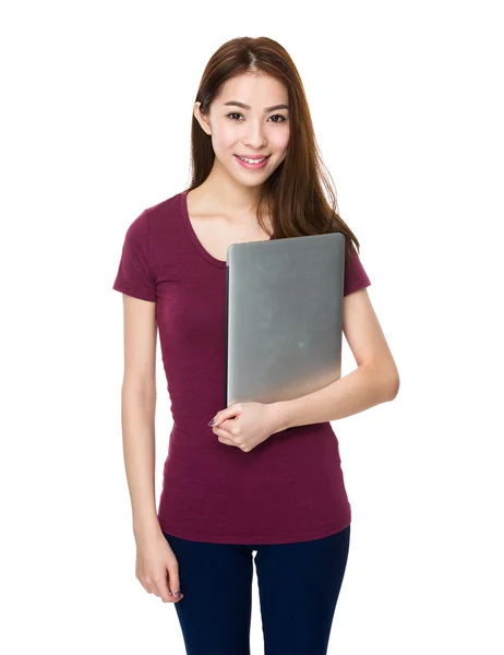 Asiática joven mujer en rojo camiseta — Foto de Stock