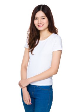 Beyaz t-shirt genç Asyalı kadın