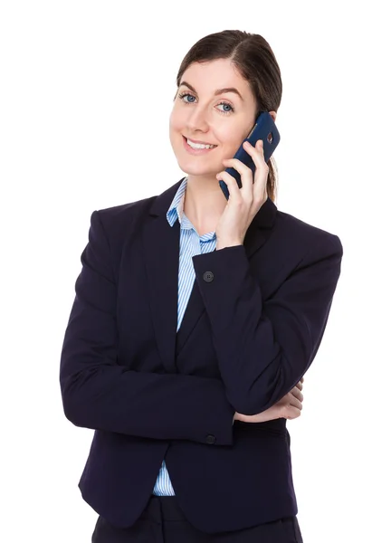 Kaukasische brunette zakenvrouw in pak — Stockfoto