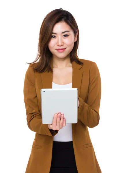 Asiática joven mujer de negocios en traje de negocios — Foto de Stock