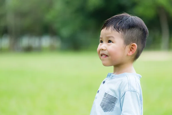 可爱的亚洲小男孩 — 图库照片
