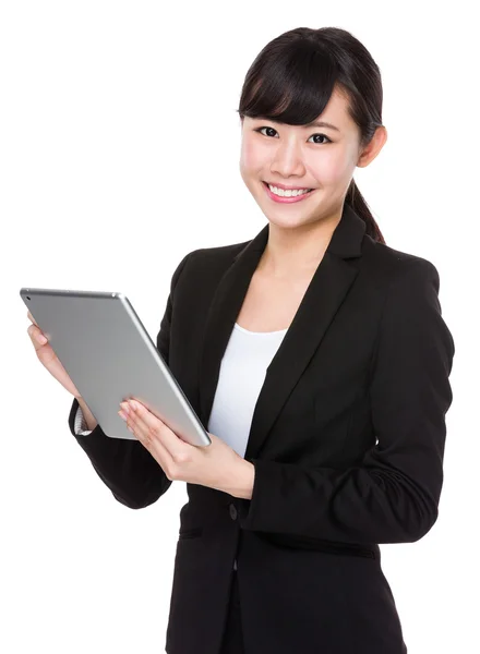 Businesswoman using  tablet — Stock Photo, Image
