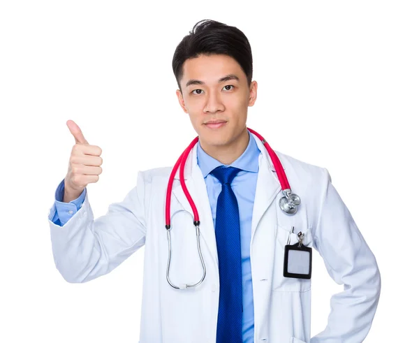Médico con el pulgar hacia arriba gesto —  Fotos de Stock