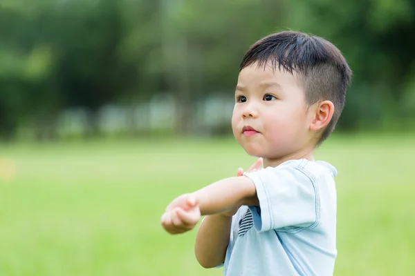 Ładny mały chłopiec azjatyckich — Zdjęcie stockowe
