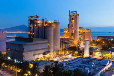 çimento fabrikası, gece