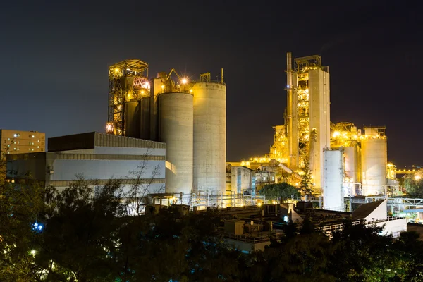 Central eléctrica del carbón y planta de cemento — Foto de Stock