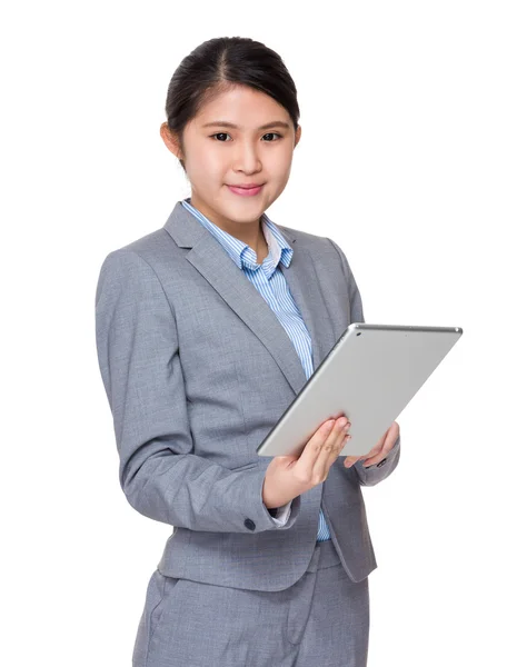 Young asian businesswoman in business suit — Stock Photo, Image