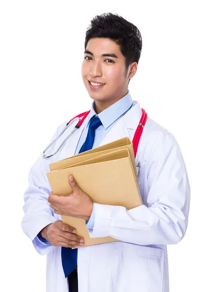 Asiático guapo médico en blanco abrigo — Foto de Stock