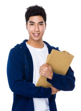 Mavi kazaklı Asya genç adam