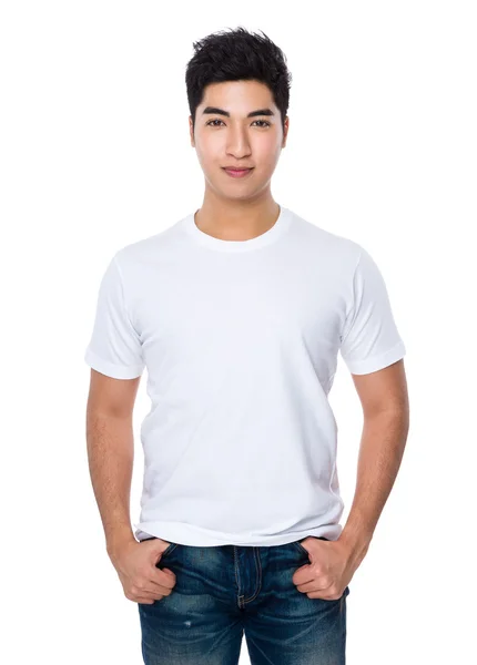 Asiatiska ung man i vit t-shirt — Stockfoto