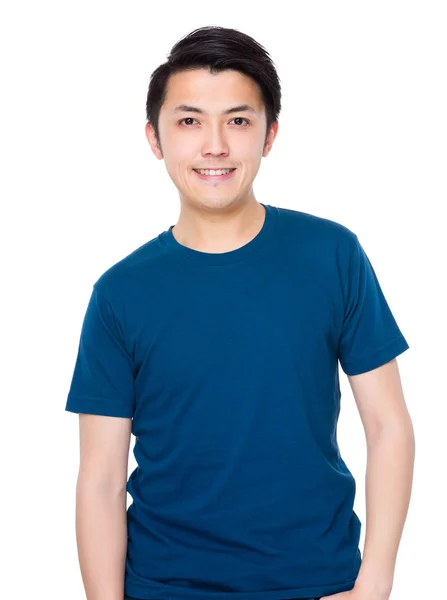 Asiatique jeune homme en bleu t-shirt — Photo