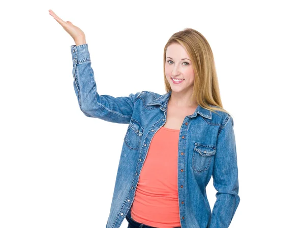 Caucásico joven mujer en jean camisa — Foto de Stock