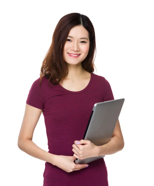 Asiática joven mujer en rojo camiseta — Foto de Stock