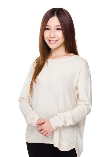 Asiatico giovane donna in beige maglione — Foto Stock