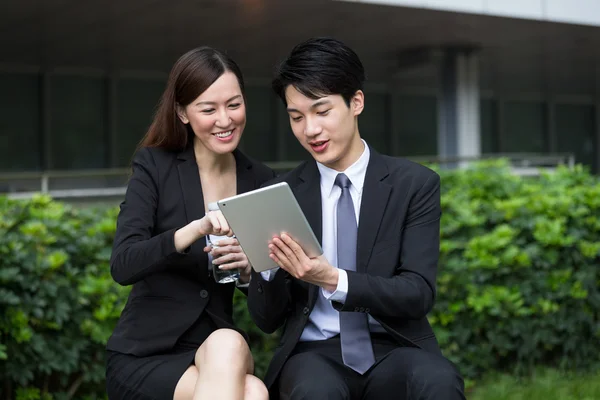 Asiático negocios personas usando digital tablet — Foto de Stock