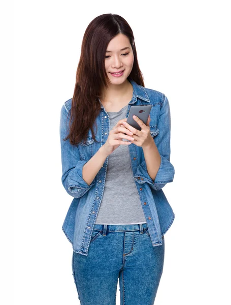 Ásia jovem mulher no jean camisa — Fotografia de Stock