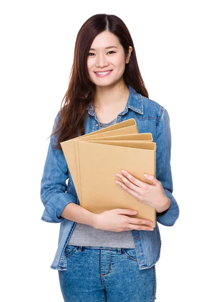 Asiática joven mujer en jean camisa — Foto de Stock