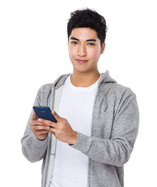 Asiatischer schöner Mann im grauen Pullover — Stockfoto