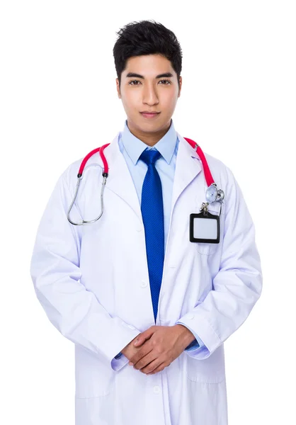 Aziatische mannelijke arts in witte jas — Stockfoto