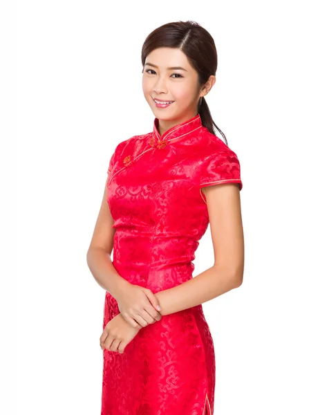 Молодая китаянка в красном платье — стоковое фото