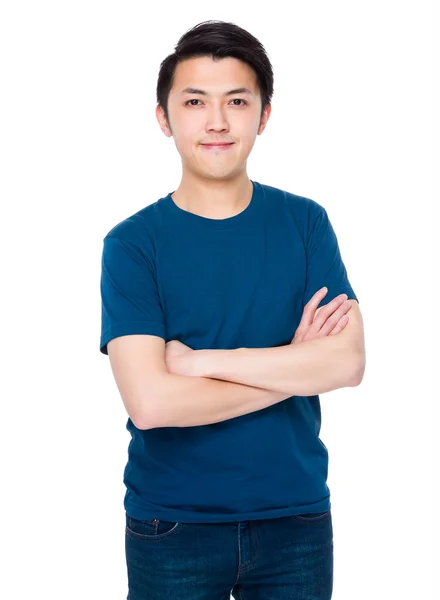 Asiático guapo hombre en azul camiseta — Foto de Stock