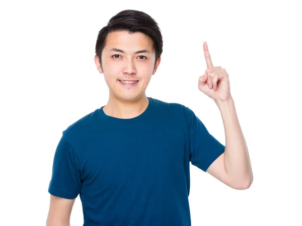 Aziatische knappe man in blauw t-shirt — Stockfoto