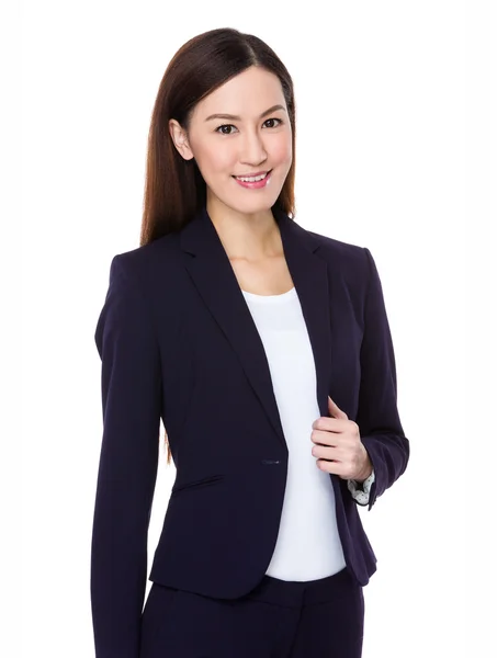 Forretningskvinne fra Asia i dress – stockfoto