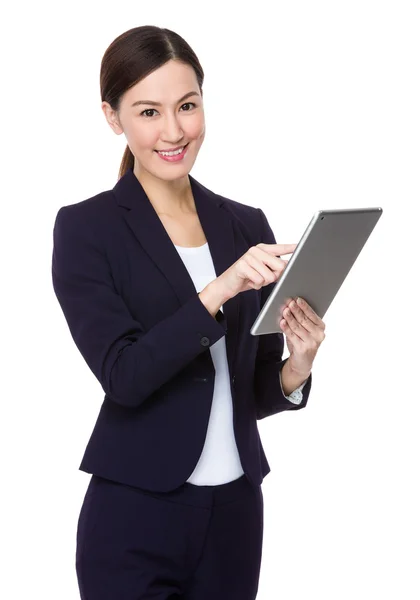 Young asian businesswoman in business suit — Stock Photo, Image