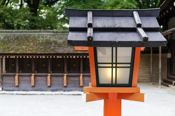 Traditional lamp pole in Japanese temple — Stock Photo, Image