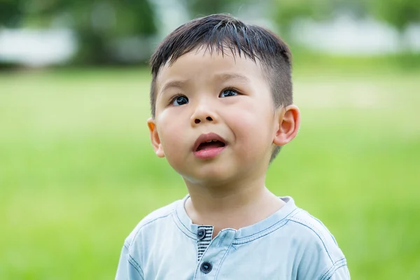 可爱的亚洲小男孩 — 图库照片