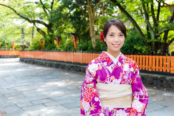 Asiatico donna in tradizionale giapponese abito — Foto Stock