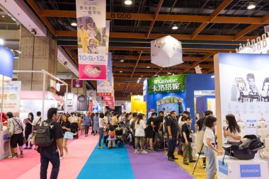 Tayvan 09 Ekim 2025: Taipei bebek fuarında ziyaretçi kabini