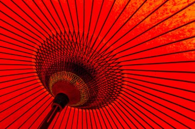 Japon kırmızı şemsiye 