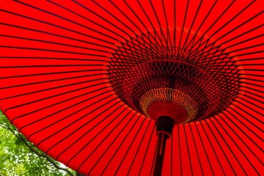 Japon kırmızı şemsiye