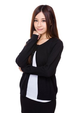 Asya genç kadın siyah hırka