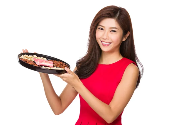 Asijská dívka v červených šatech — Stock fotografie