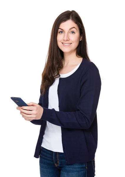 Kaukasische jonge vrouw in blauwe vest — Stockfoto