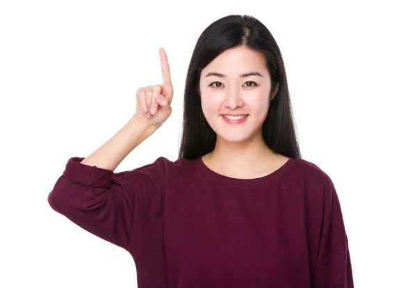 Asiatische junge Frau im roten Pullover — Stockfoto