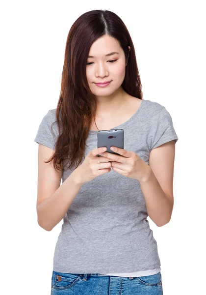 Asiática jovem mulher em cinza t-shirt — Fotografia de Stock