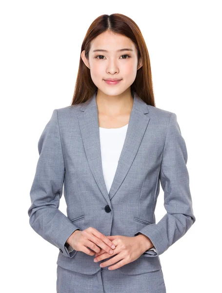 Jeune femme d'affaires asiatique en costume d'affaires — Photo