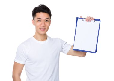 Beyaz t-shirt Asya yakışıklı adam